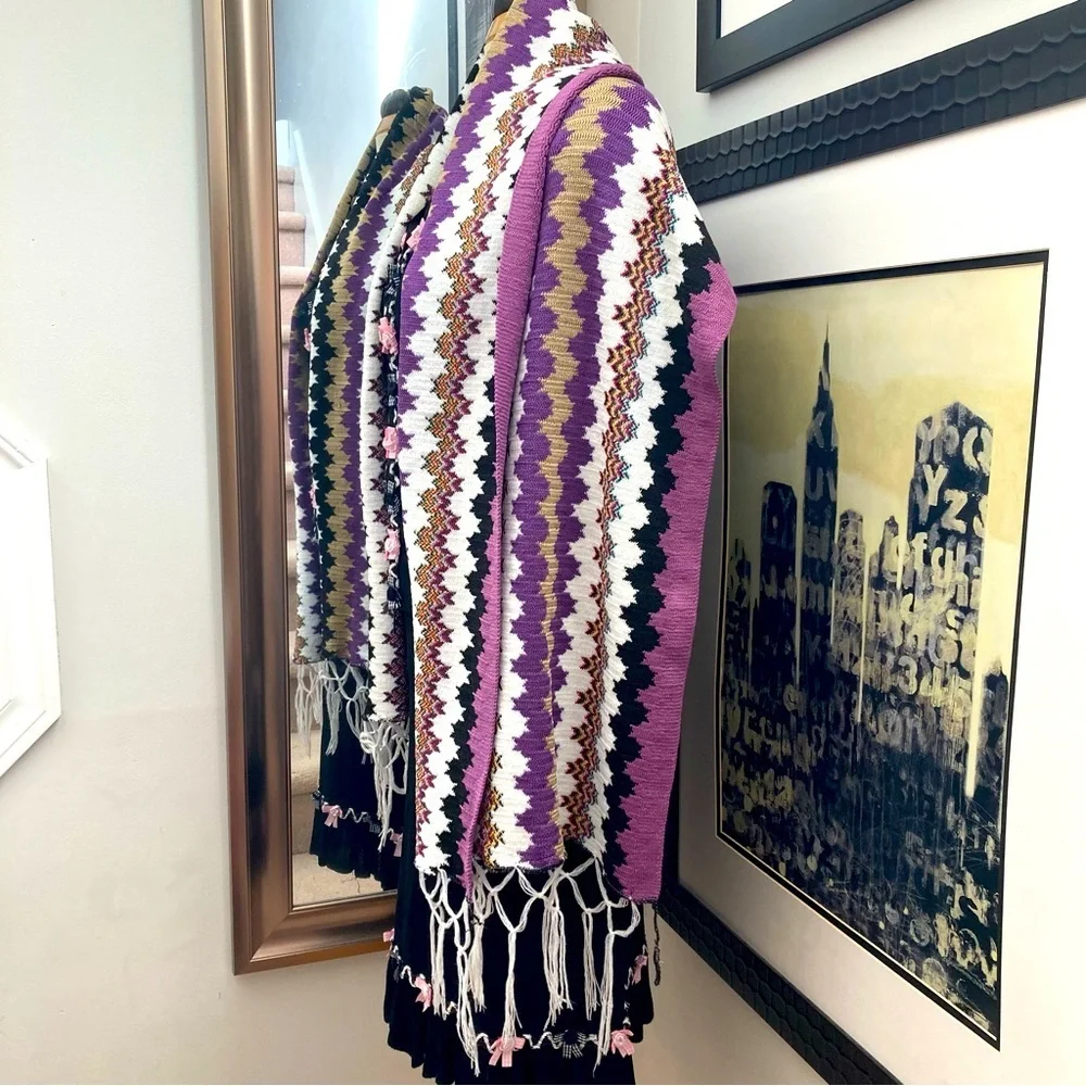Vintage chevron knit shawl scarf with fringe. - Picture 3 of 4
